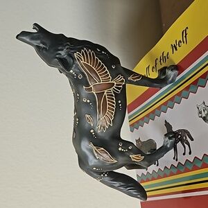 Westland Call of the Wolf Soaring Eagle Wolf Figurine